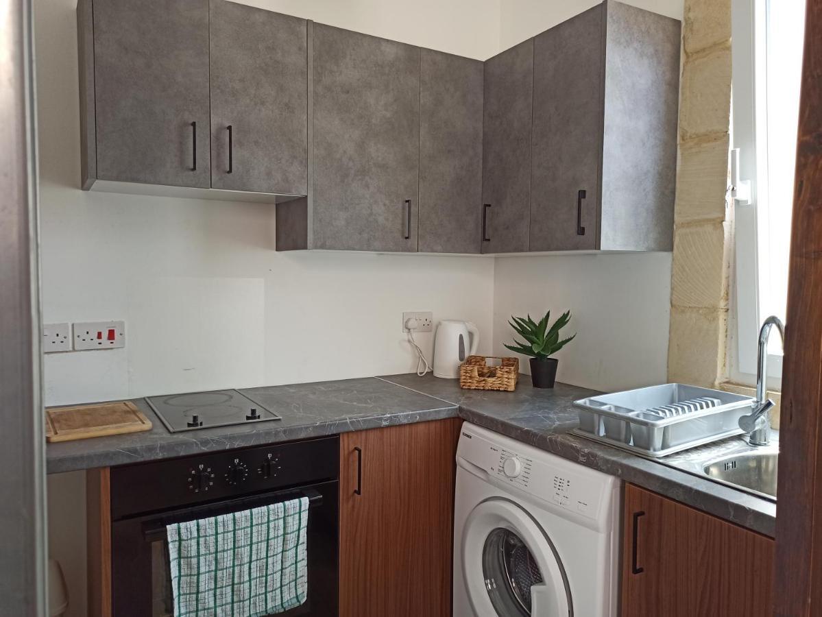 Beautiful 1-Bed Apartment In Hal Qormi Exteriör bild